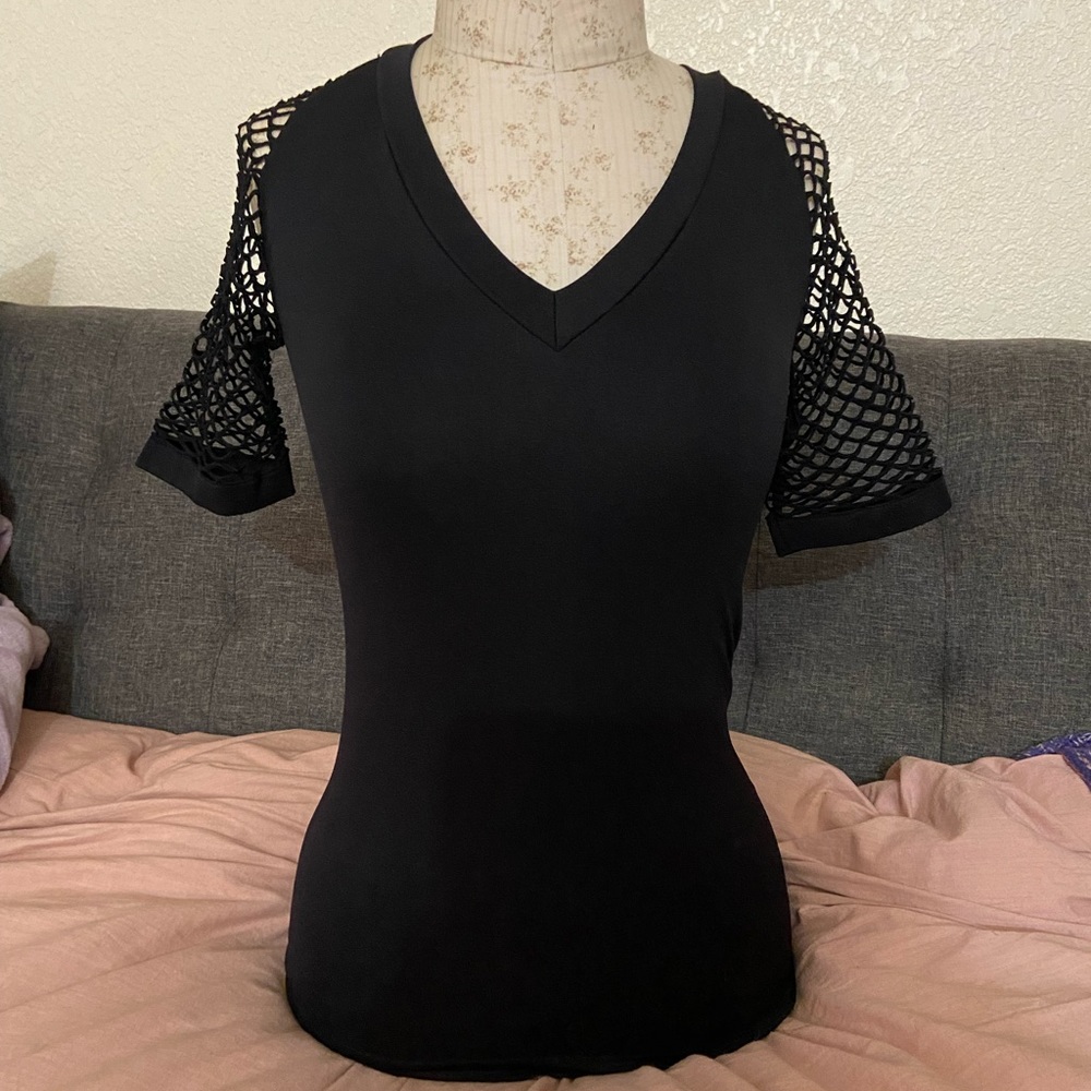 Brand new, never worn VENUS open sleeve top